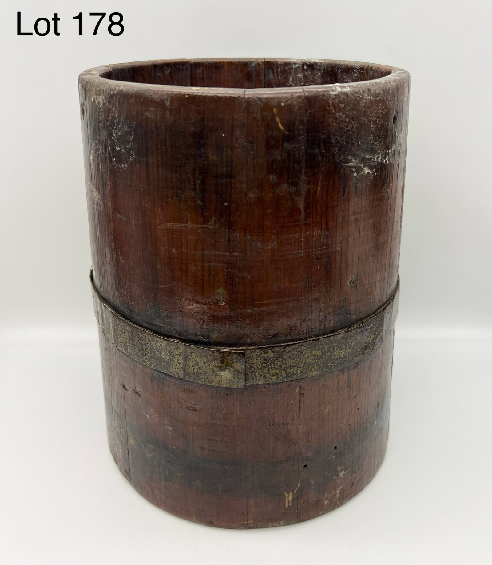 Primitive C & D Philadelphia Wood Measure: A primitive C & D Philadelphia wood measure. 10 1/2" tall. *notes- wear from age and use
