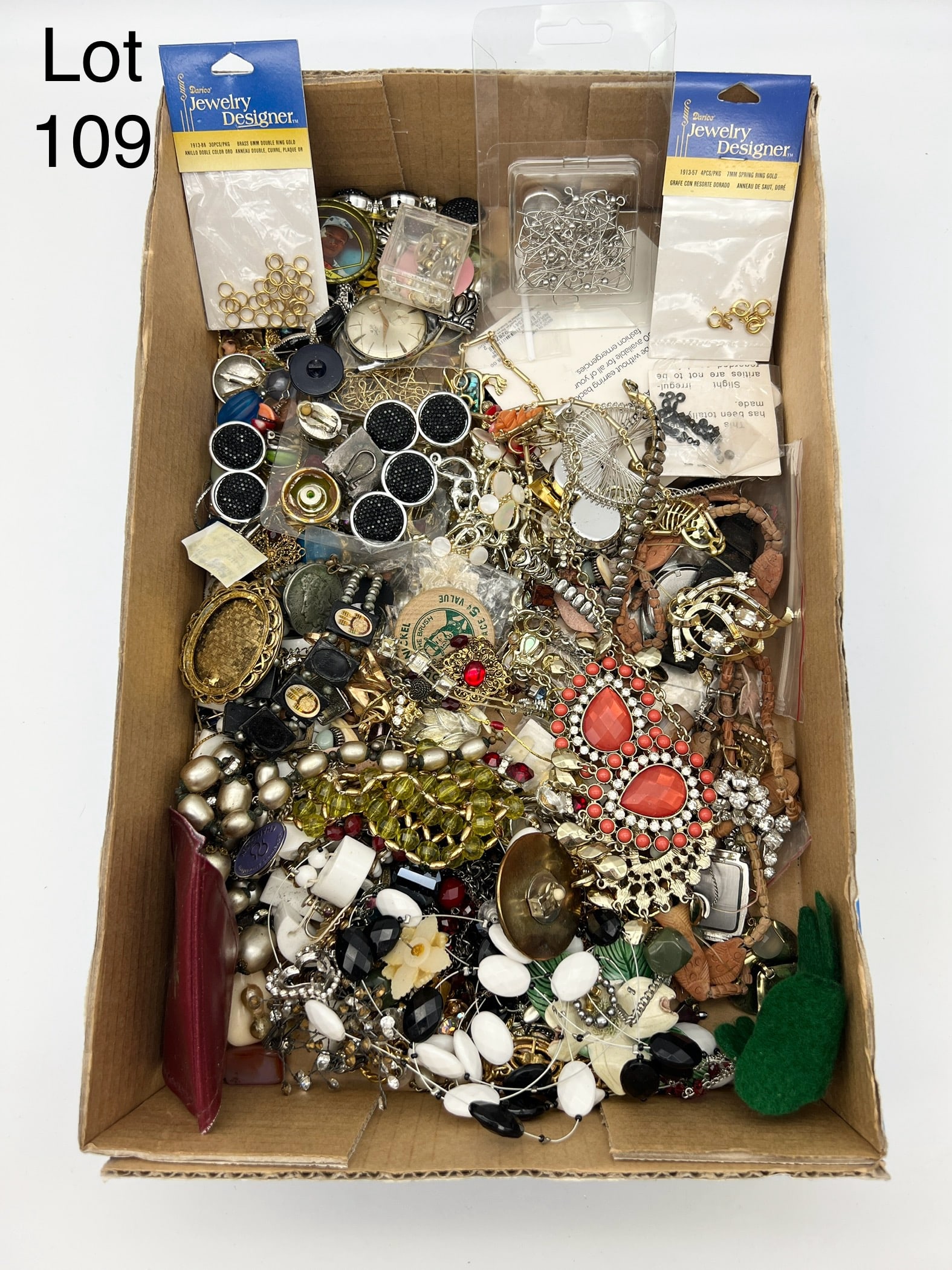 Pieces and Findings Costume Lot (1 of 5)