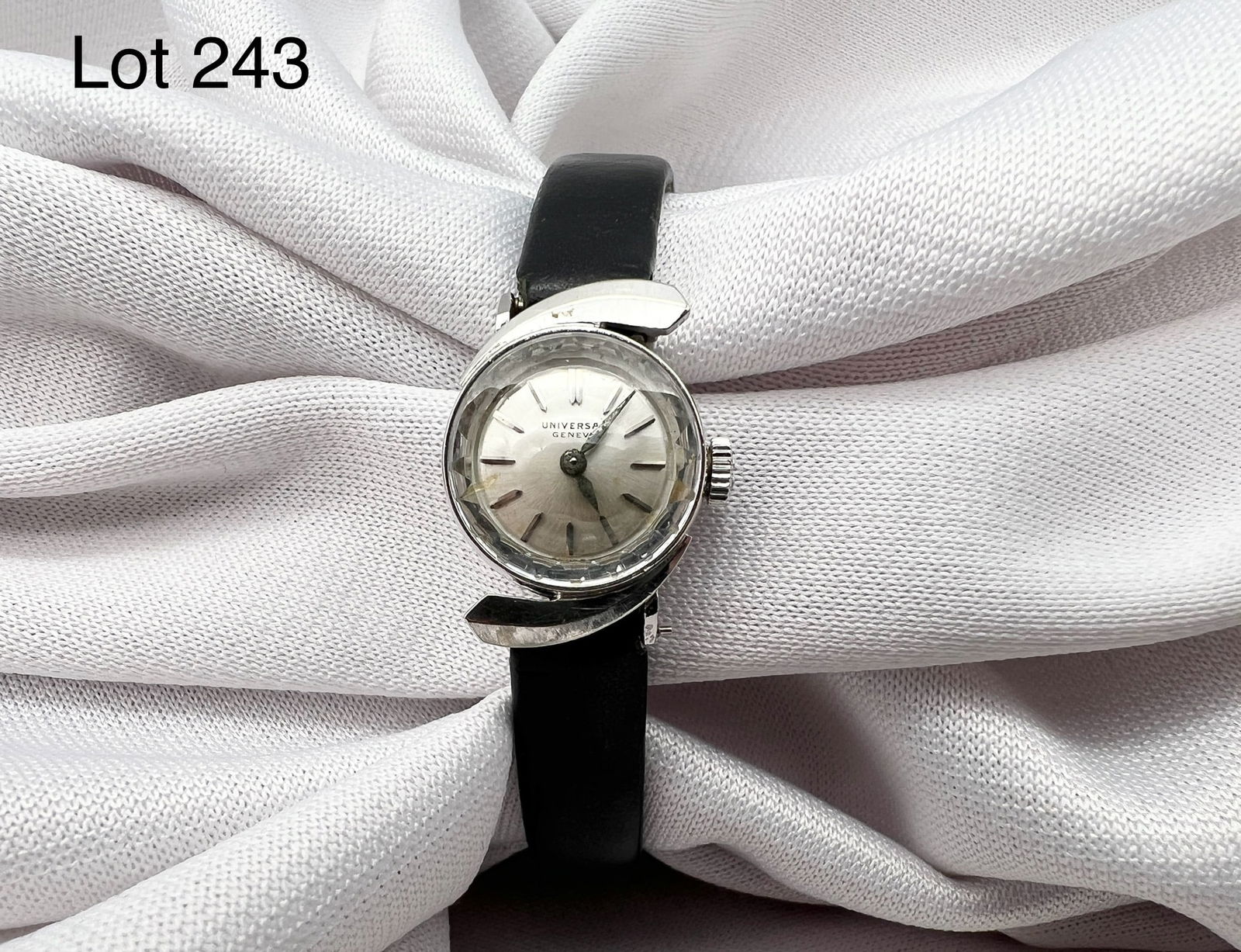 14K Gold Universal Geneve Wrist Watch (1 of 6)