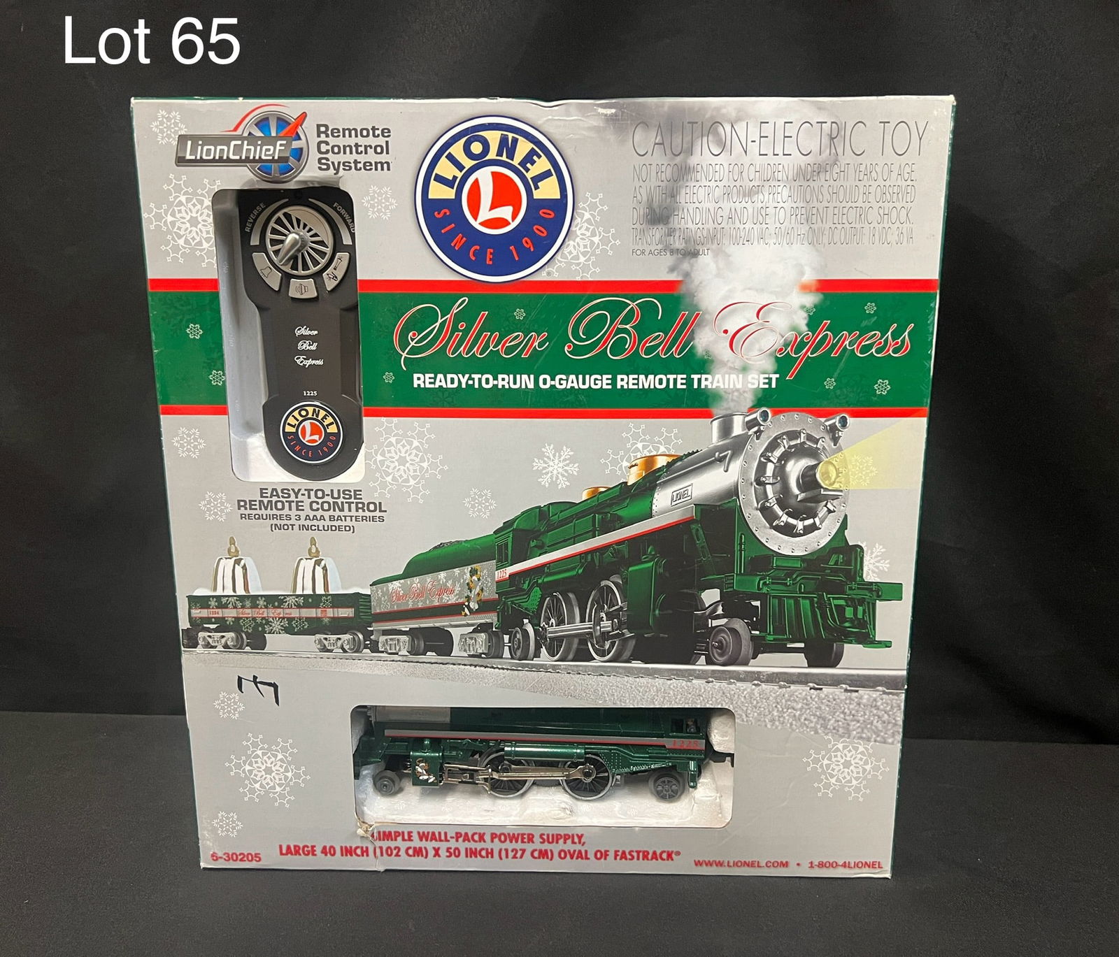 Lionel Trains Silver Bell Express O-Gauge Remote Train Set (1 of 5)