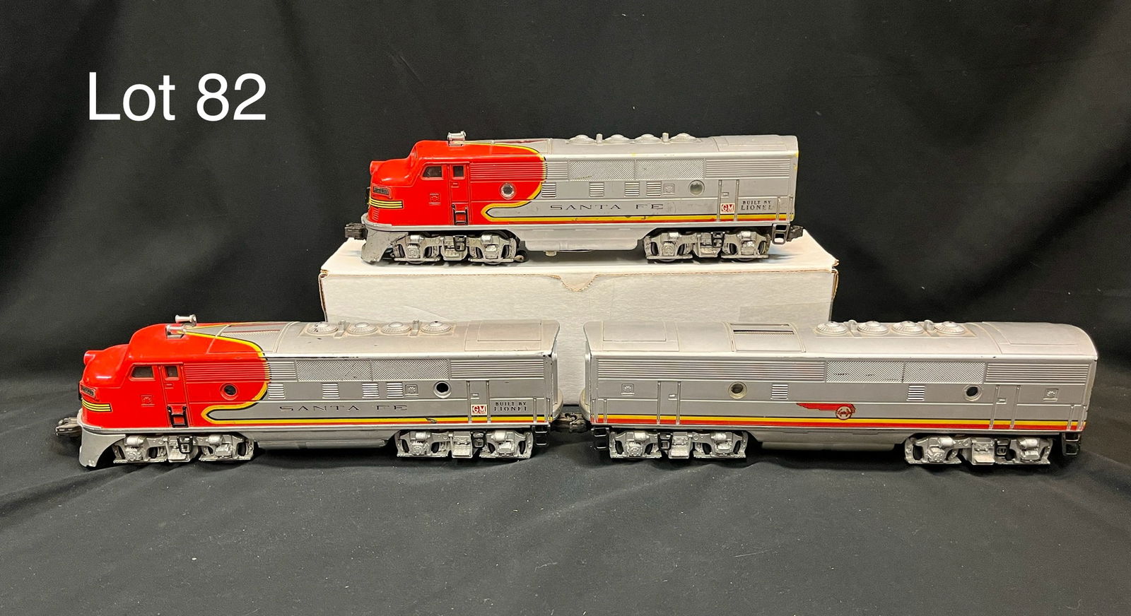 Lionel O-Gauge Santa Fe F3 Diesel Locomotive ABA Set (1 of 15)