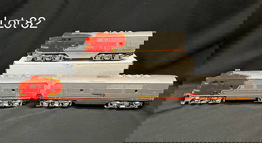 Lionel O-Gauge Santa Fe F3 Diesel Locomotive ABA Set (1 of 15)