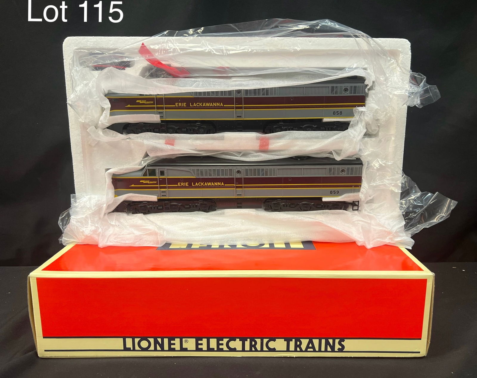 Lionel Trains O-Gauge Erie Lackawanna PA 1A-A Set (6-18116) (1 of 7)