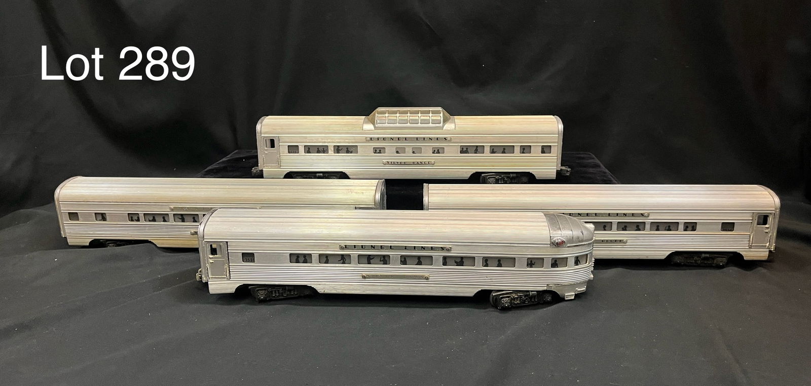 Vintage Set of Lionel O-Gauge Passenger Cars (1 of 13)