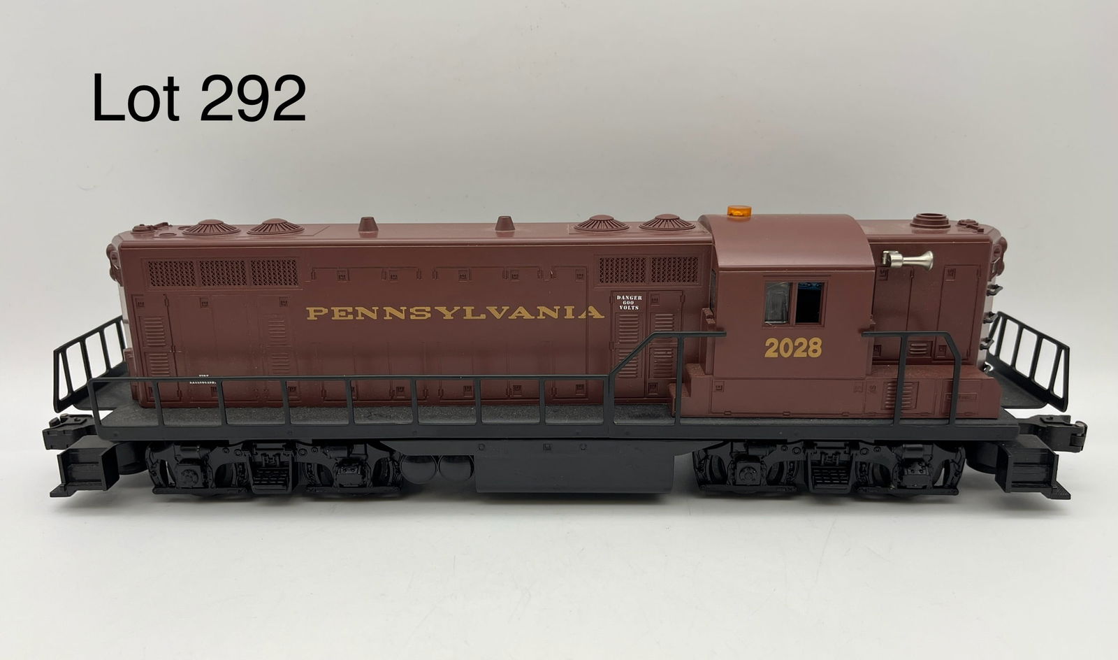 Postwar Lionel O-Gauge Pennsylvania RR GP9 Locomotive (1 of 9)