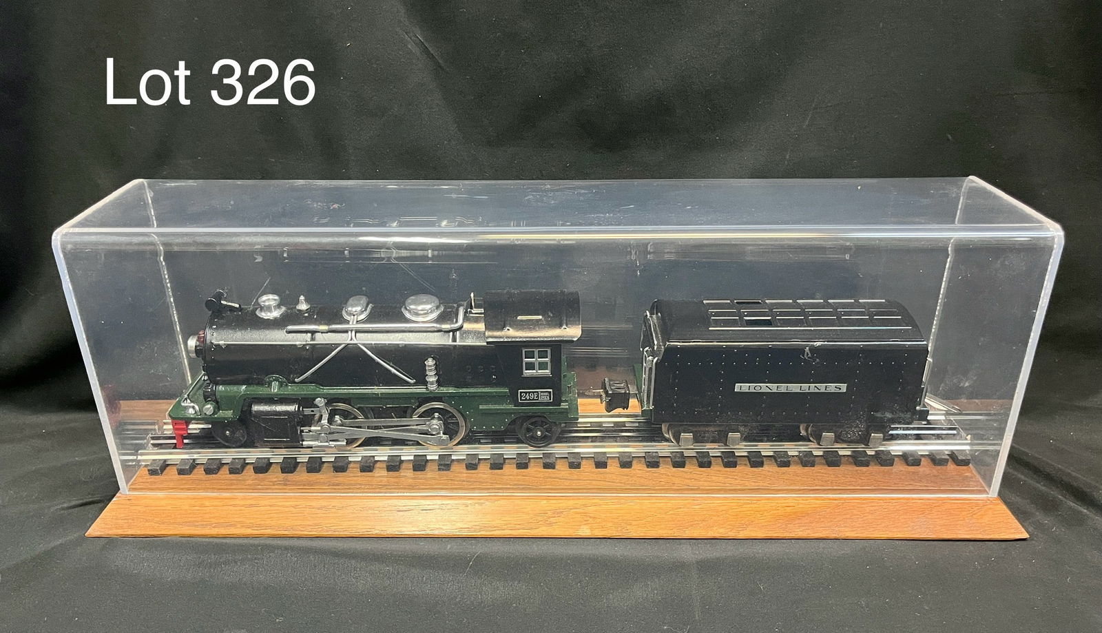 Pre War Lionel 249E Steam Locomotive & Tender (1 of 12)