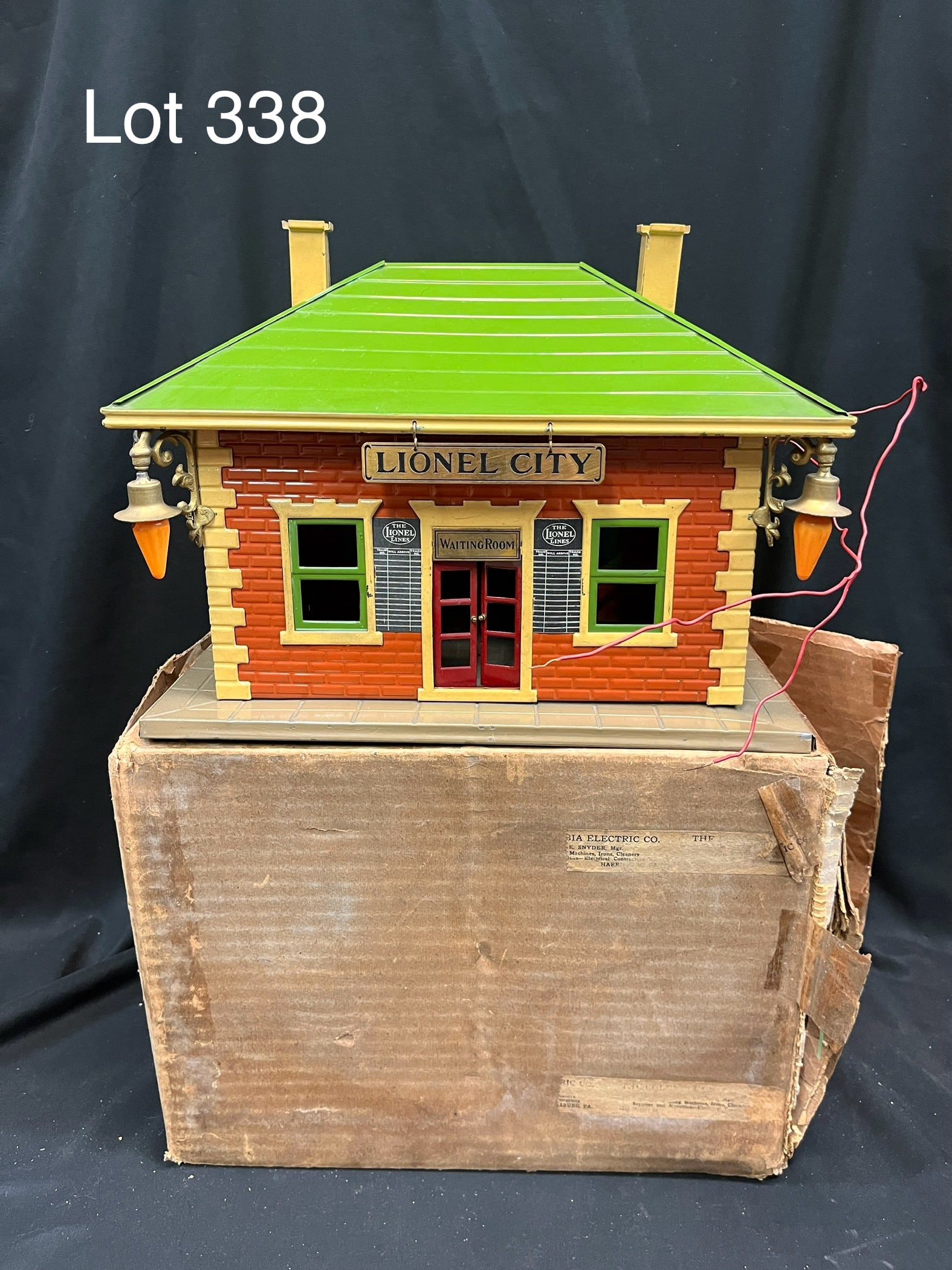 Pre War Lionel City Standard Gauge No. 134 Train Station (1 of 9)