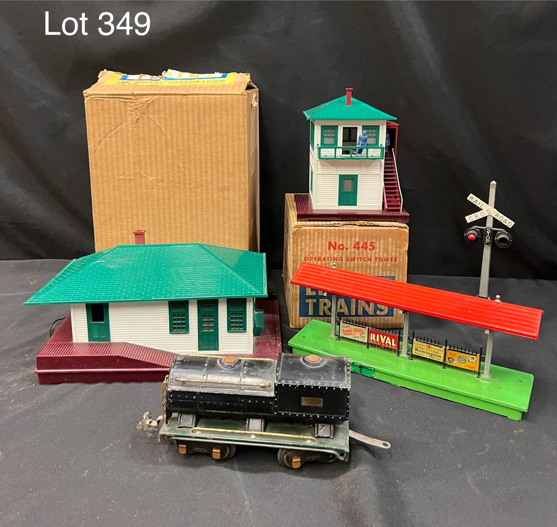 Collection of Lionel Building and Landscaping Accessories (1 of 9)
