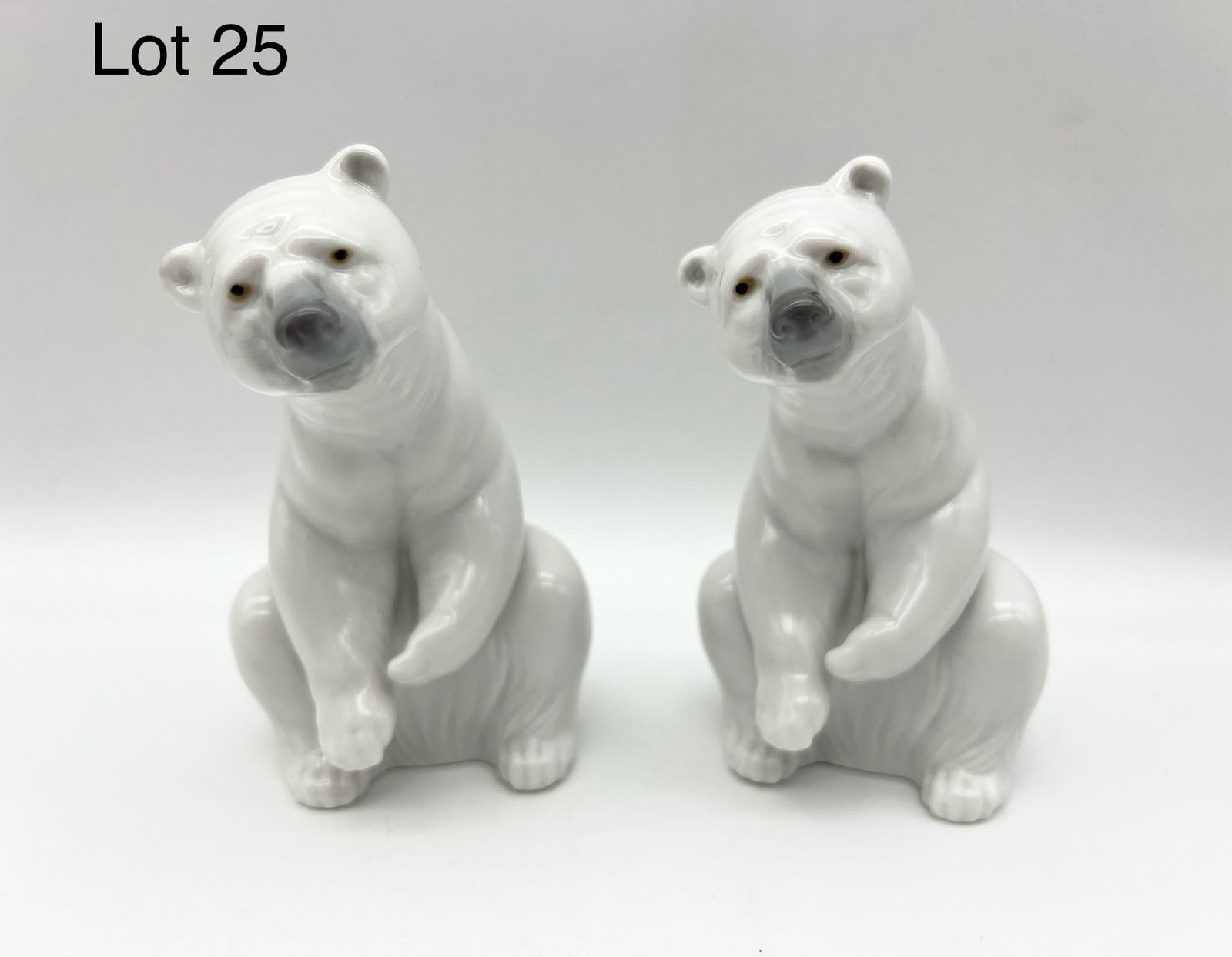 Pair of Lladro Porcelain Polar Bear Figurines (1 of 4)
