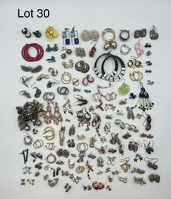 Costume Jewelry Earring Lot