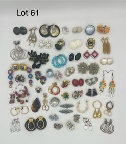 Costume Jewelry Earring Lot