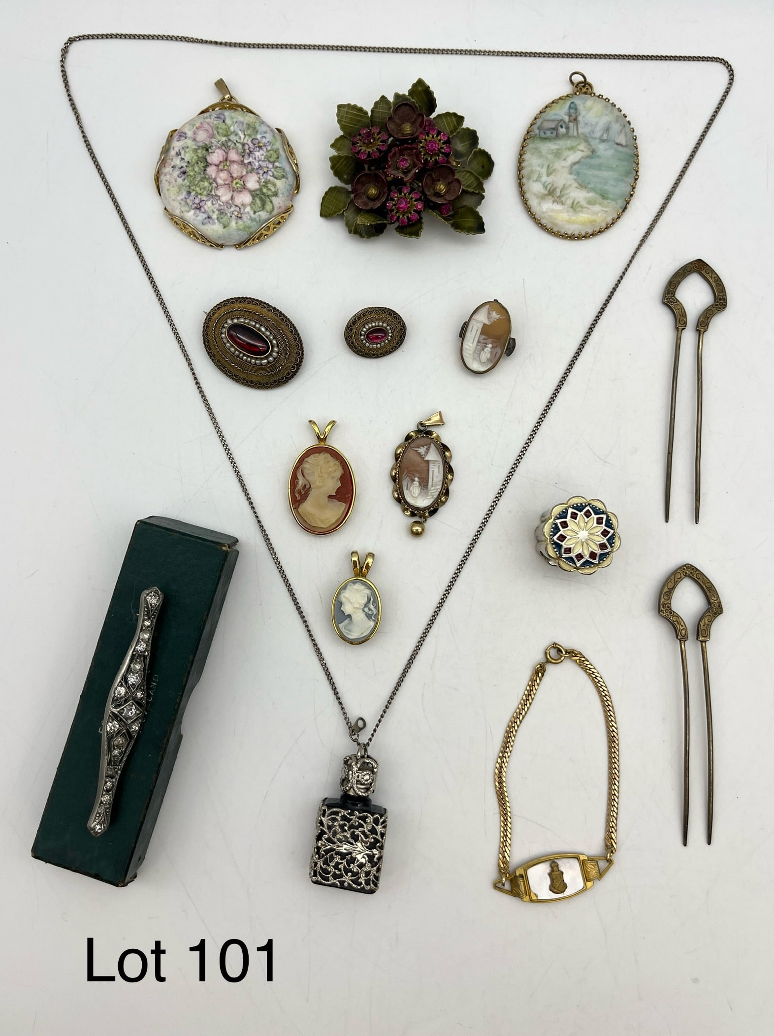 Fine Vintage Costume Jewelry Lot (1 of 6)