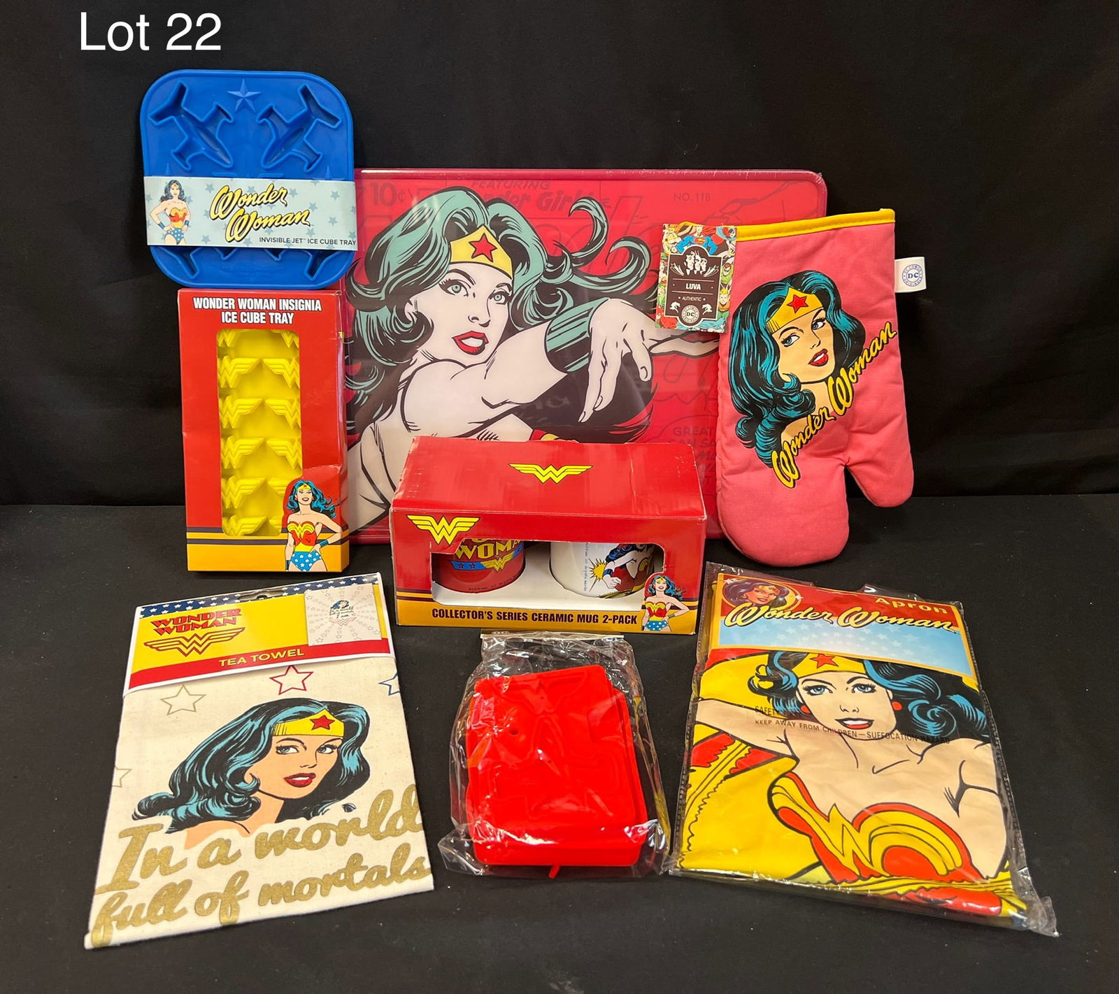 Wonder Woman Kitchen Collection (1 of 10)