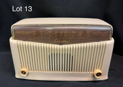 1949 Silvertone 9006 Tube Table Radio
