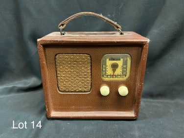 Trav-Ler 5016 Portable Tube Radio