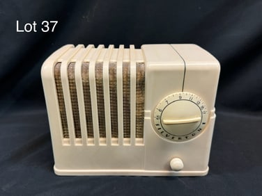 Silvertone 4505 Tube Table Radio