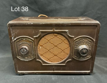 1933 General Electric K-41 Tube Table Radio