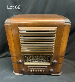 1940 Crosley 25-AW Tube Tombstone Radio