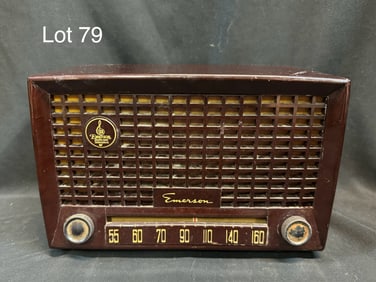 1950 Emerson 653B Tube Table Radio