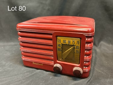1940 Sentinel 329 Tube Table Radio