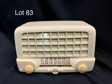 1948 DeWald B-506 Tube Table Radio