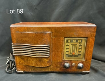 Emerson Model 349 Tube Radio