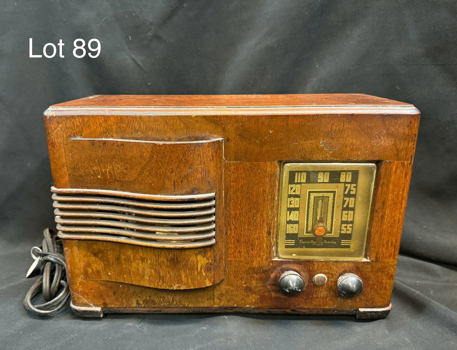 Emerson Model 349 Tube Radio (1 of 8)