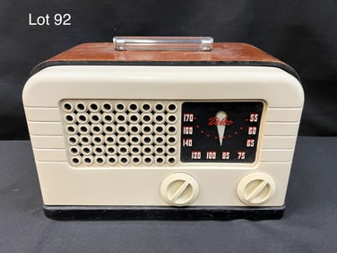 1948 Delco R-1238 Tube Radio