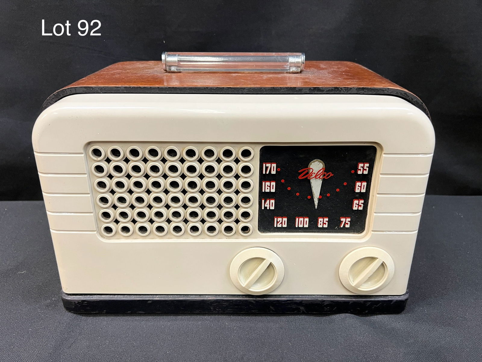 1948 Delco R-1238 Tube Radio (1 of 6)