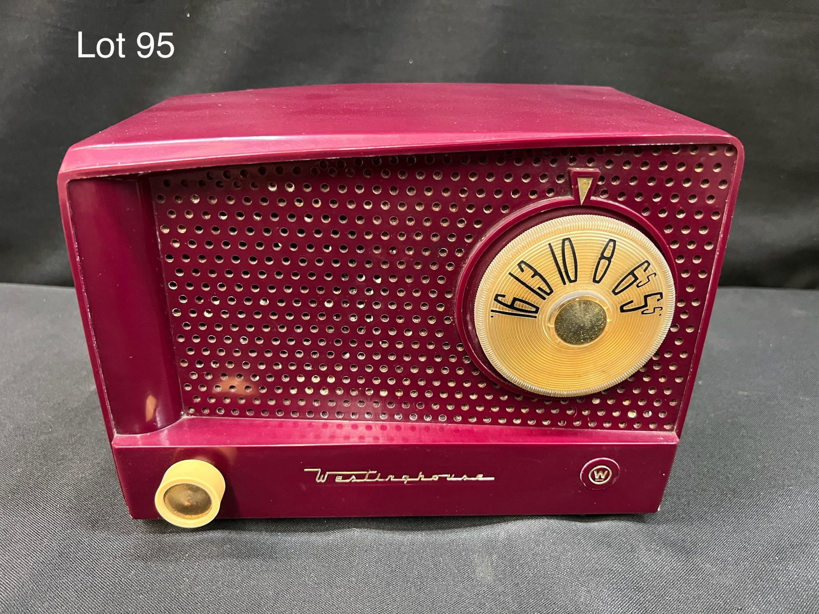 1952/1953 Westinghouse 5T108 Tube Radio (1 of 7)