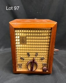 1952 Emerson 713-A Tube Table Radio
