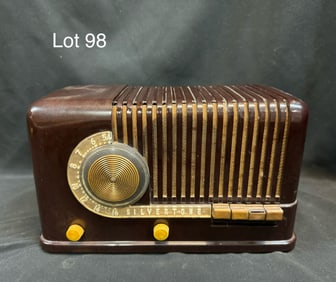 1940 Silvertone 3351 'The Commentator' Tube Table Radio