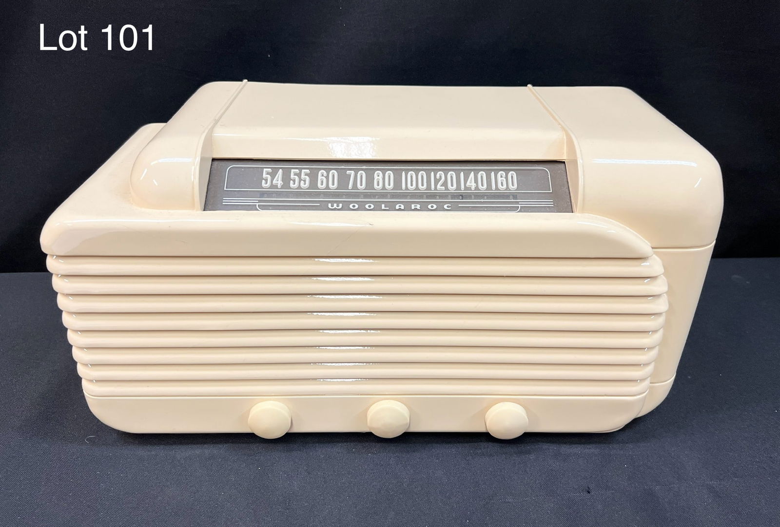 1946 Woolaroc 3-1A Tube Radio (1 of 8)