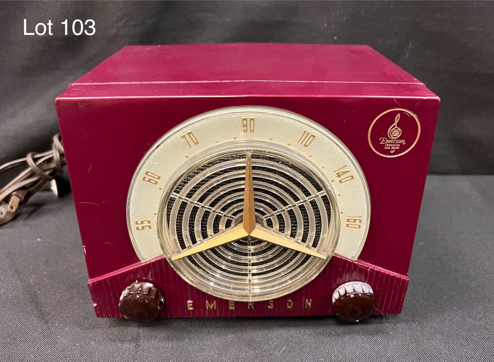 1950s Emerson 808 B Tube Radio (1 of 6)