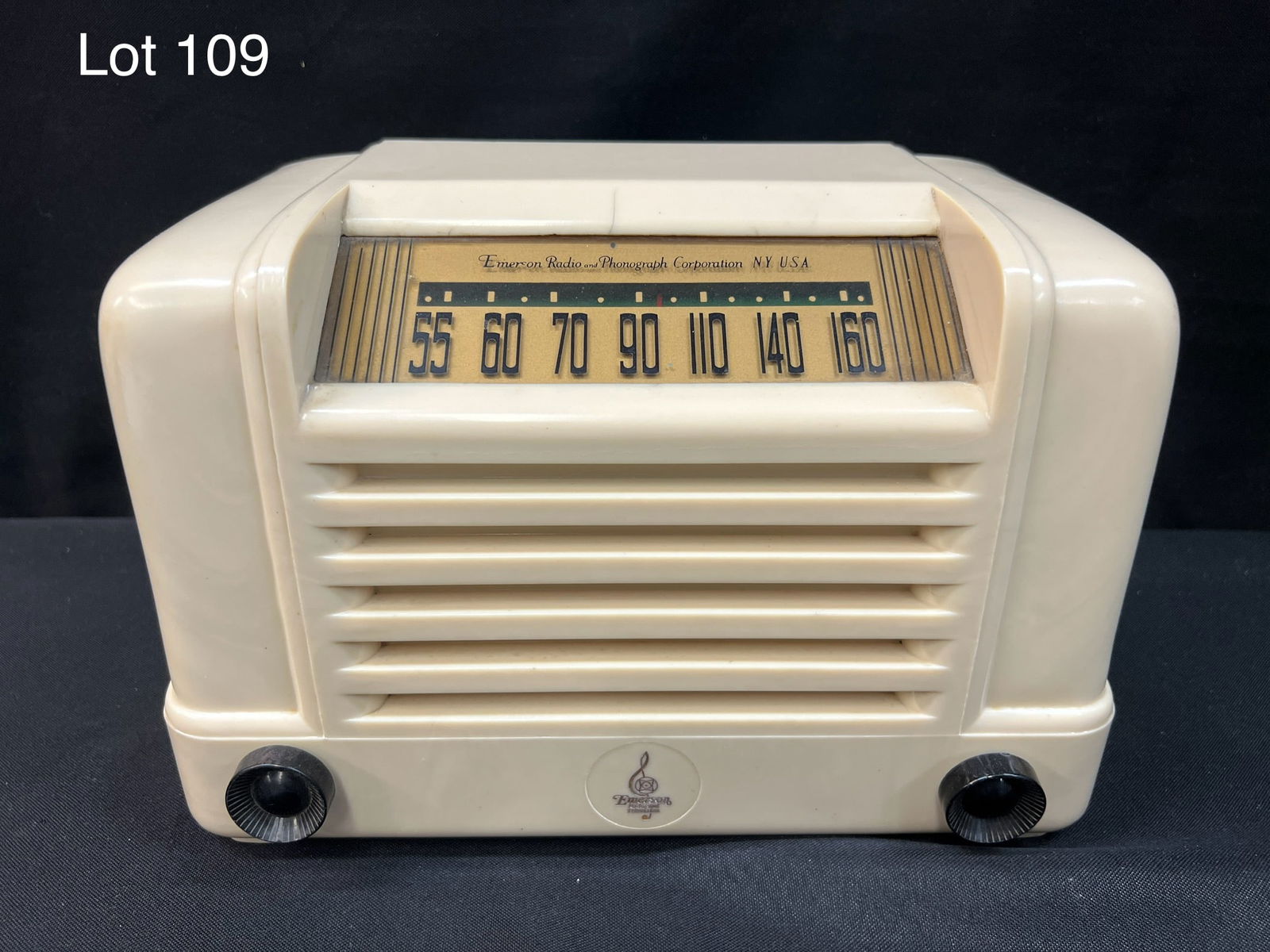 1949 Emerson 591 Tube Radio (1 of 6)