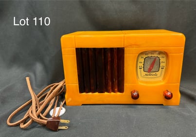 1939 Motorola 52 Catalin Tube Radio