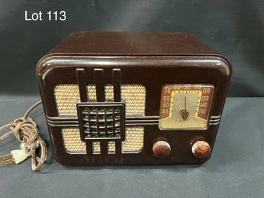 1946 Lyric 546T Tube Radio