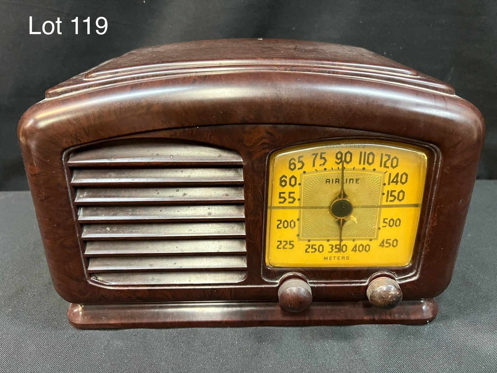 1941 Airline 518 Tube Radio: A 1941 Airline 518 tube plastic table radio. Has right square dial, left horizontal louvers, 2 knobs, BC, AC/DC.