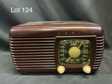 1941 Zenith Model 5D-610 Tube Table Radio