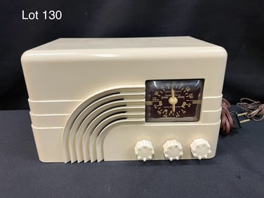 1948 Northern Electric 5002 Tube Radio