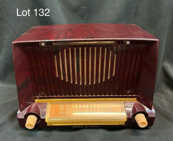 1951 General Electric 422 Tube Table Radio