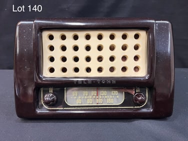 1946 Tele-Tone 109 Tube Radio