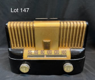1949 Emerson 561B Tube Table Radio