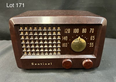 1951 Sentinel 338 Tube Radio