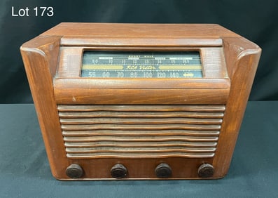 1941 RCA Victor 28X Table Tube Radio