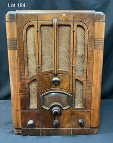 RCA Victor T8-18 Tombstone Radio