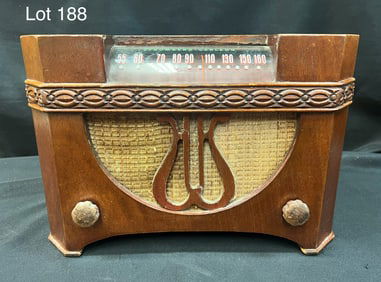 1940s Stromberg-Carlson 1101-H Vacuum Tube Radio