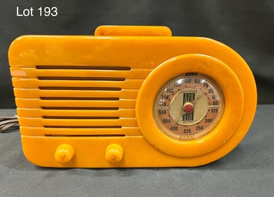 1940 FADA 115 Catalin Tube Radio