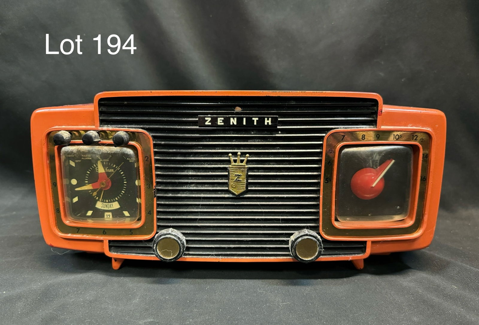1955 Zenith T-524V Tube Clock Radio (1 of 9)