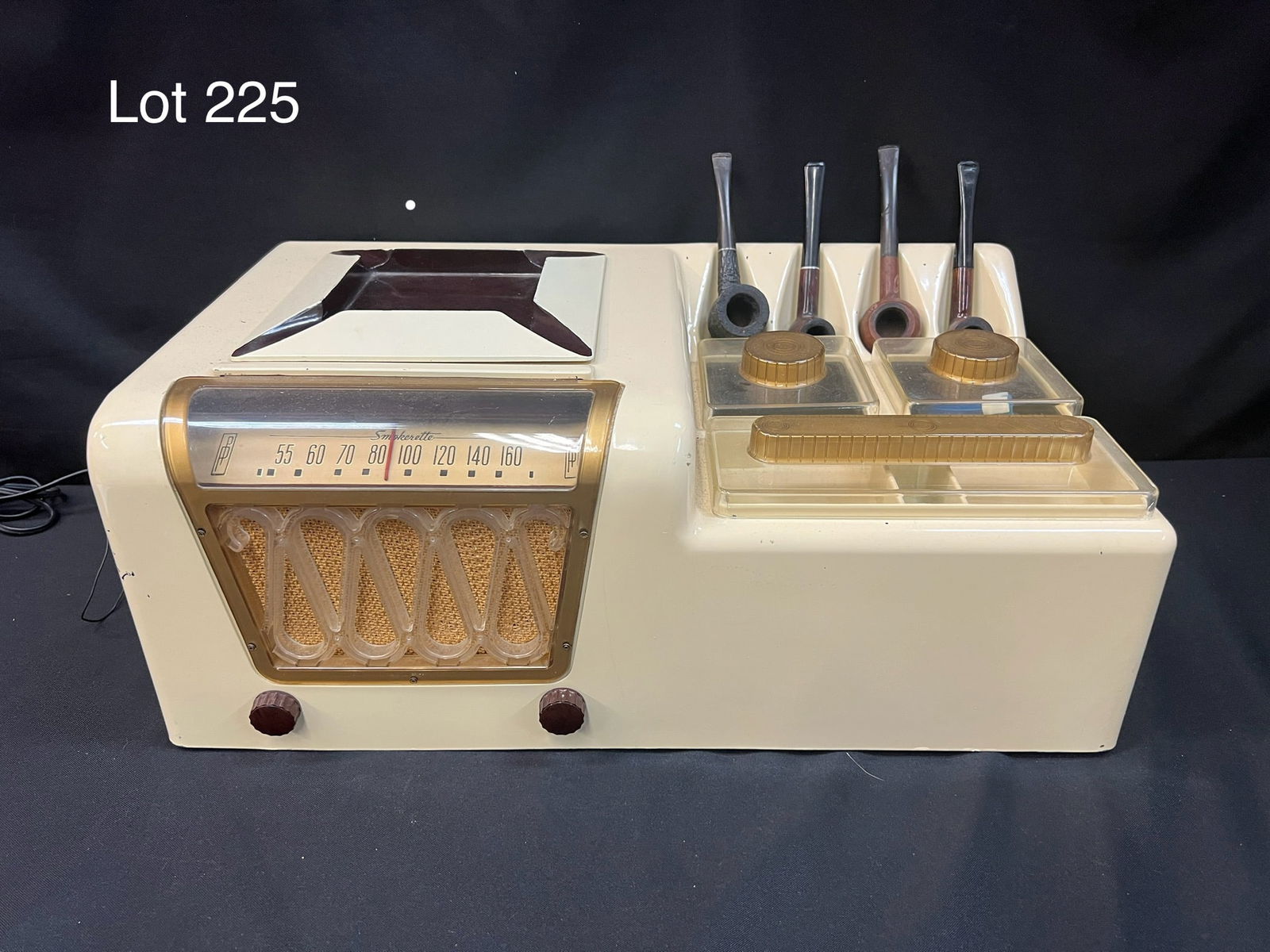 1949 Porto Products "Smokerette" SR-600W Tube Radio (1 of 7)